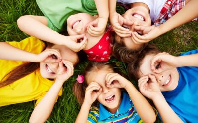 Cómo ayudar a los niños a comer menos y jugar más